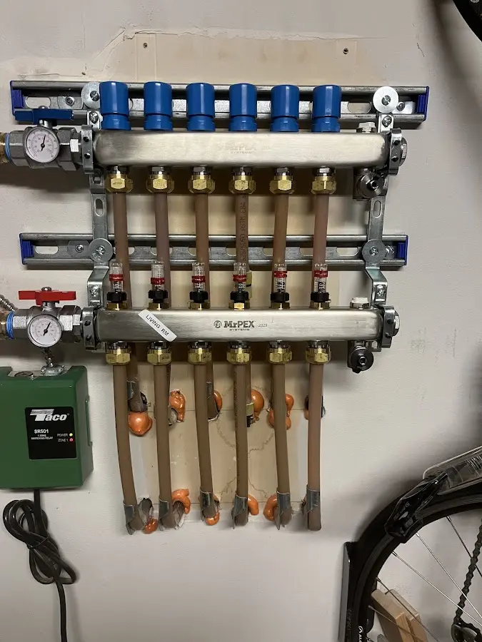 Plumber performing Leak Detection at a residential property in Idylwood